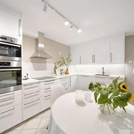 דירה Stor I Sentrum! ברגן